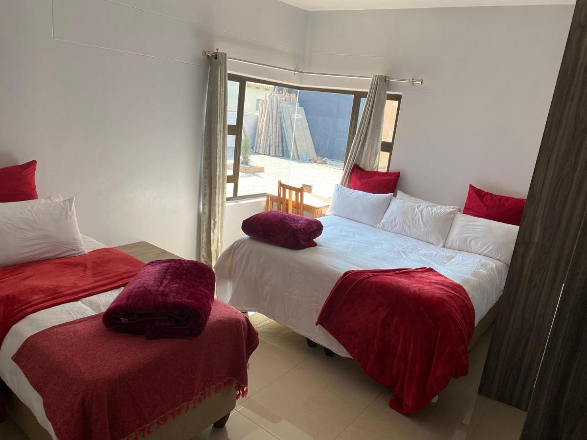 Mukulela Bed and Breakfast Walvis Bay Esterno foto