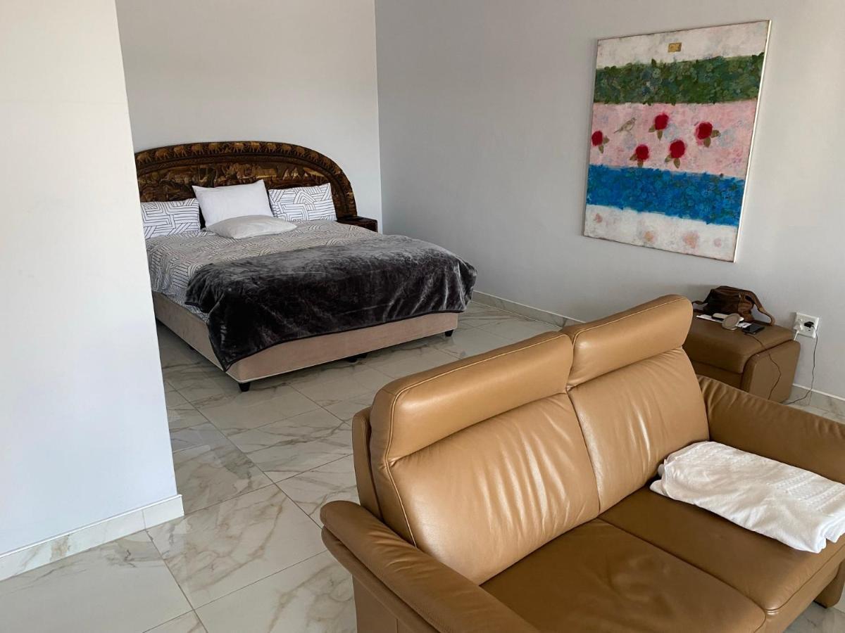 Mukulela Bed and Breakfast Walvis Bay Esterno foto