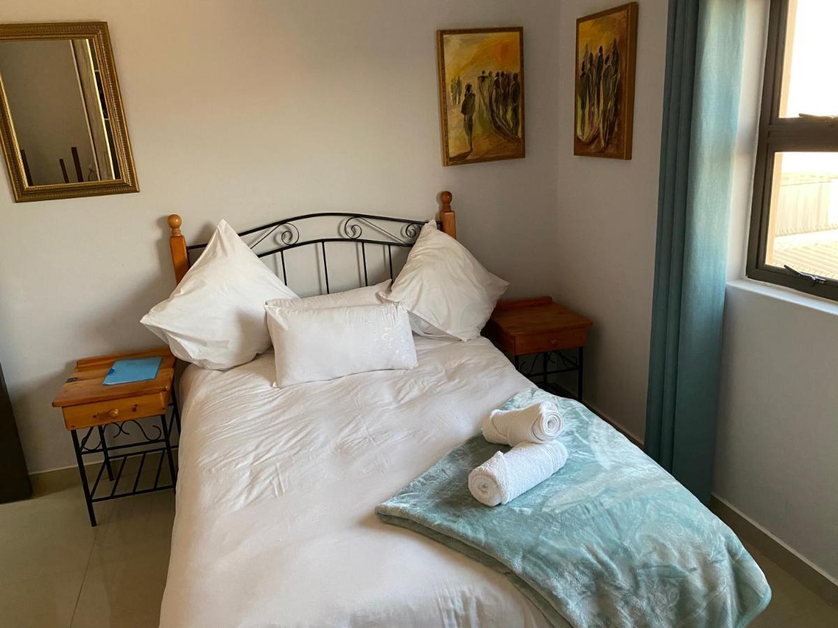 Mukulela Bed and Breakfast Walvis Bay Esterno foto