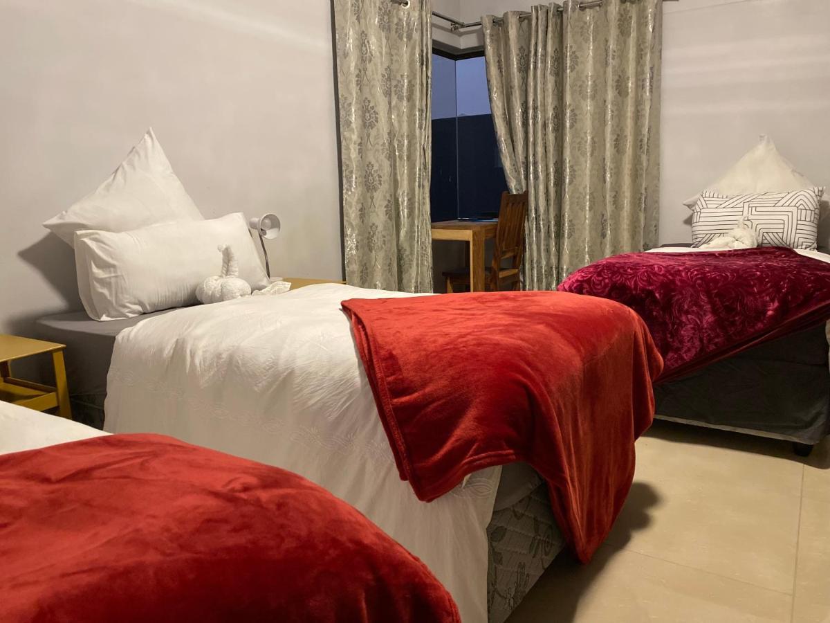 Mukulela Bed and Breakfast Walvis Bay Esterno foto